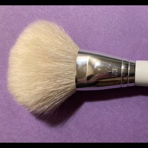 Morphe x Jaclyn Hill bronzer brush JH02